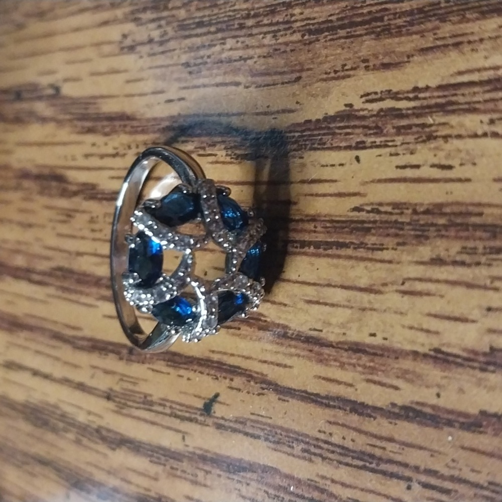 Fashion ring